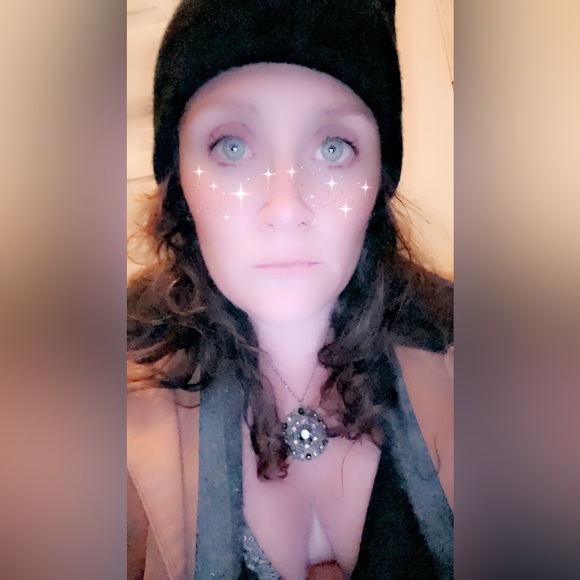 Meet your posher! Kelsie Caldwell ❤️ - Picture 4 of 4